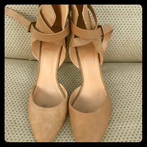 Women's tan suede heels
